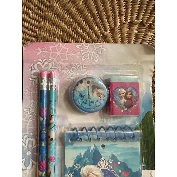 Disney’s Frozen 5 piece study set - Picture 4 of 8